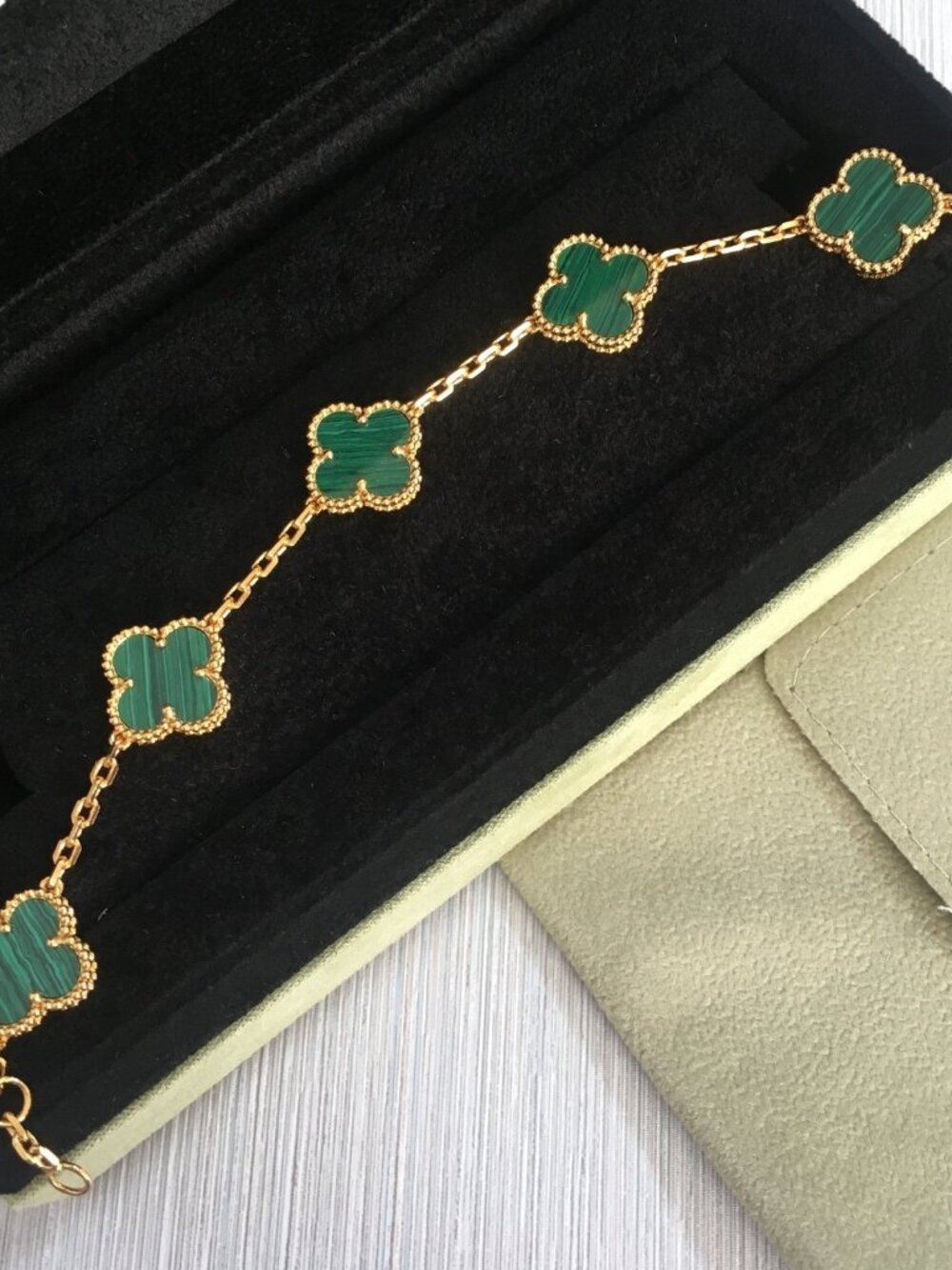 Van Cleef & Arpels Vintage Alhambra bracelet, 18K yellow gold and Malachite